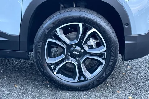 LY25NRL Jeep Avenger 1.2 e-Hybrid Summit e-DCT Euro 6 (s/s) 5dr Thumbnail #10