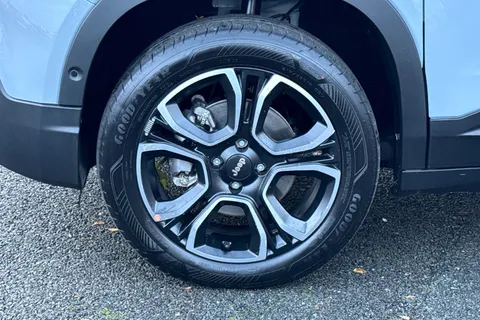 LY25NRL Jeep Avenger 1.2 e-Hybrid Summit e-DCT Euro 6 (s/s) 5dr Thumbnail #13