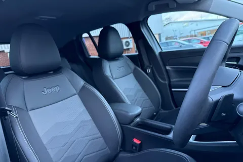 LY25NRL Jeep Avenger 1.2 e-Hybrid Summit e-DCT Euro 6 (s/s) 5dr Thumbnail #24