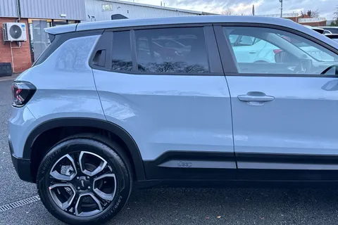 LY25NRL Jeep Avenger 1.2 e-Hybrid Summit e-DCT Euro 6 (s/s) 5dr Thumbnail #28