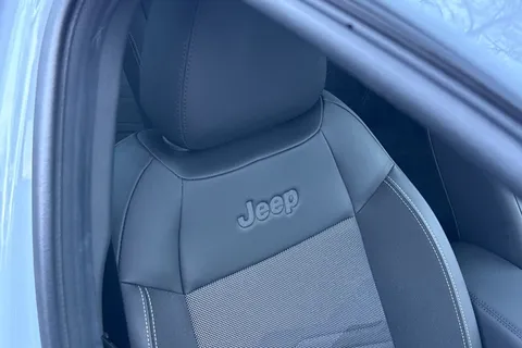 LY25NRL Jeep Avenger 1.2 e-Hybrid Summit e-DCT Euro 6 (s/s) 5dr Thumbnail #30