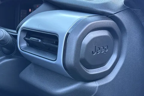 LY25NRL Jeep Avenger 1.2 e-Hybrid Summit e-DCT Euro 6 (s/s) 5dr Thumbnail #31