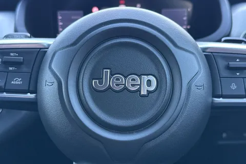 LY25NRL Jeep Avenger 1.2 e-Hybrid Summit e-DCT Euro 6 (s/s) 5dr Thumbnail #36