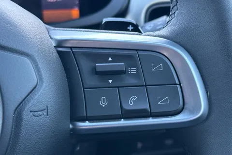 LY25NRL Jeep Avenger 1.2 e-Hybrid Summit e-DCT Euro 6 (s/s) 5dr Thumbnail #38