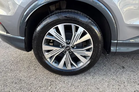 KR25ZJV Audi Q4 e-tron Q4 Sport 40 e-tron 150,00 kW Thumbnail #14