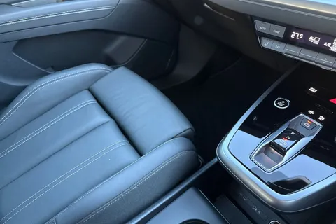 KR25ZJV Audi Q4 e-tron Q4 Sport 40 e-tron 150,00 kW Thumbnail #21