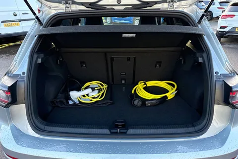 KY75RVT Volkswagen Golf 1.5 TSI 272 GTE eHybrid 5dr DSG⭐Head up Display, panoramic sunroof⭐ Thumbnail #8