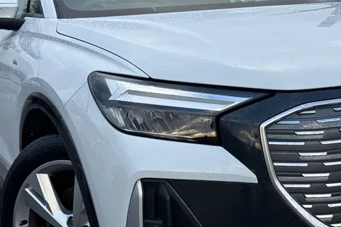 PJ71YBP Audi Q4 e-tron Q4 S line 35 e-tron 125,00 kW Thumbnail #9