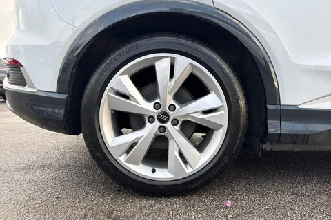 PJ71YBP Audi Q4 e-tron Q4 S line 35 e-tron 125,00 kW Thumbnail #11