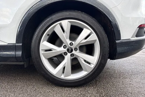 PJ71YBP Audi Q4 e-tron Q4 S line 35 e-tron 125,00 kW Thumbnail #12