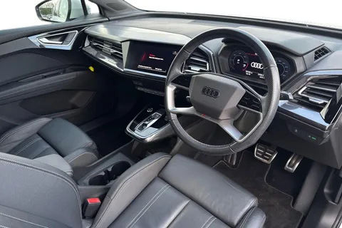 PJ71YBP Audi Q4 e-tron Q4 S line 35 e-tron 125,00 kW Thumbnail #14