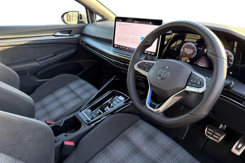 KY75RVT Volkswagen Golf 1.5 TSI 272 GTE eHybrid 5dr DSG⭐Head up Display, panoramic sunroof⭐ Thumbnail #15