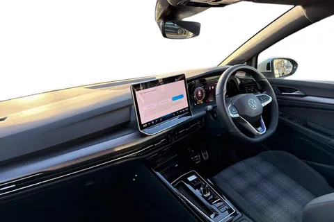 KY75RVT Volkswagen Golf 1.5 TSI 272 GTE eHybrid 5dr DSG⭐Head up Display, panoramic sunroof⭐ Thumbnail #16