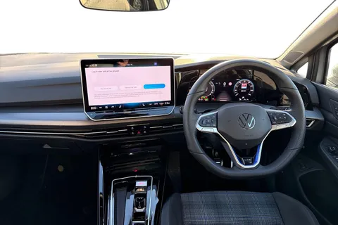 KY75RVT Volkswagen Golf 1.5 TSI 272 GTE eHybrid 5dr DSG⭐Head up Display, panoramic sunroof⭐ Thumbnail #19