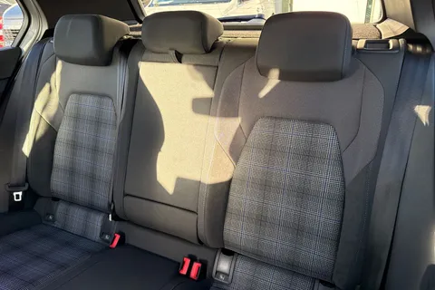 KY75RVT Volkswagen Golf 1.5 TSI 272 GTE eHybrid 5dr DSG⭐Head up Display, panoramic sunroof⭐ Thumbnail #20