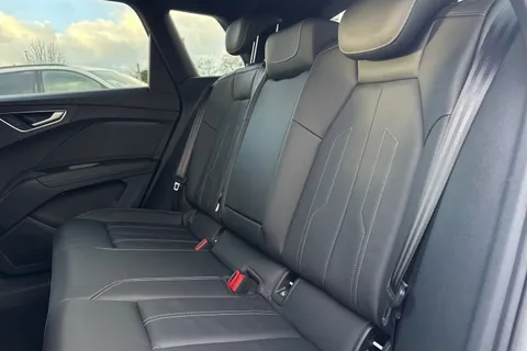 PJ71YBP Audi Q4 e-tron Q4 S line 35 e-tron 125,00 kW Thumbnail #19