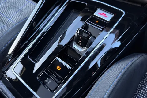 KY75RVT Volkswagen Golf 1.5 TSI 272 GTE eHybrid 5dr DSG⭐Head up Display, panoramic sunroof⭐ Thumbnail #24