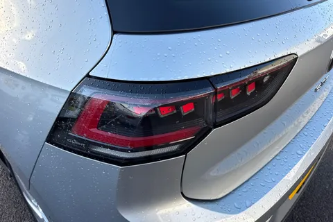 KY75RVT Volkswagen Golf 1.5 TSI 272 GTE eHybrid 5dr DSG⭐Head up Display, panoramic sunroof⭐ Thumbnail #26