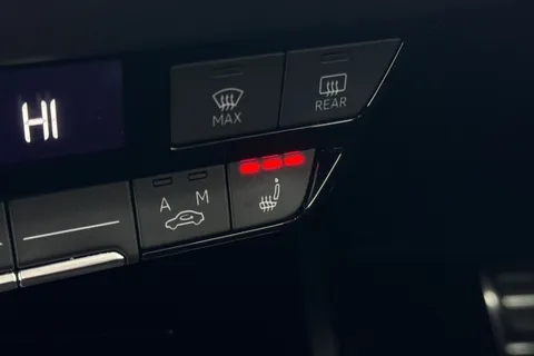 PJ71YBP Audi Q4 e-tron Q4 S line 35 e-tron 125,00 kW Thumbnail #32