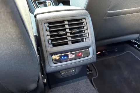 KY75RVT Volkswagen Golf 1.5 TSI 272 GTE eHybrid 5dr DSG⭐Head up Display, panoramic sunroof⭐ Thumbnail #39