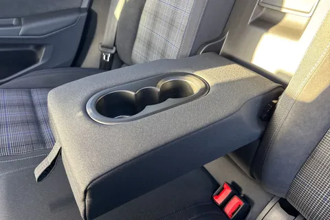 KY75RVT Volkswagen Golf 1.5 TSI 272 GTE eHybrid 5dr DSG⭐Head up Display, panoramic sunroof⭐ Thumbnail #40