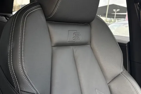 PJ71YBP Audi Q4 e-tron Q4 S line 35 e-tron 125,00 kW Thumbnail #41