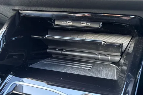 KY75RVT Volkswagen Golf 1.5 TSI 272 GTE eHybrid 5dr DSG⭐Head up Display, panoramic sunroof⭐ Thumbnail #43