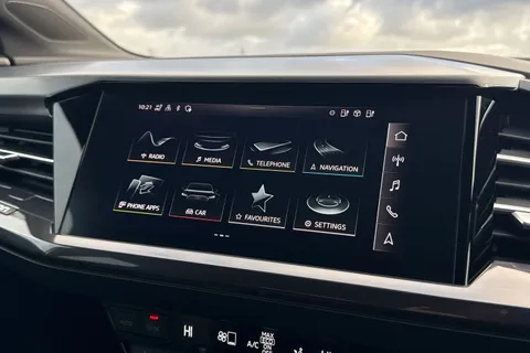 PJ71YBP Audi Q4 e-tron Q4 S line 35 e-tron 125,00 kW Thumbnail #43