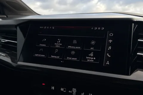 PJ71YBP Audi Q4 e-tron Q4 S line 35 e-tron 125,00 kW Thumbnail #44