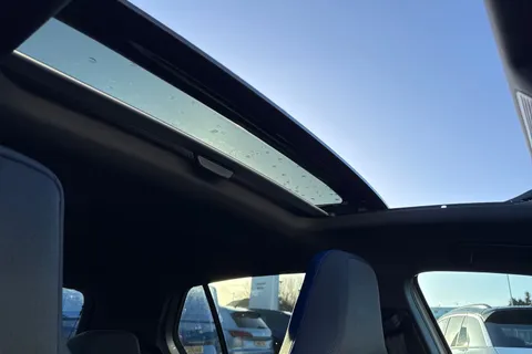 KY75RVT Volkswagen Golf 1.5 TSI 272 GTE eHybrid 5dr DSG⭐Head up Display, panoramic sunroof⭐ Thumbnail #50