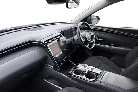DU71YHW Hyundai Tucson 1.6 h T-GDi Premium Auto Euro 6 (s/s) 5dr Thumbnail #9