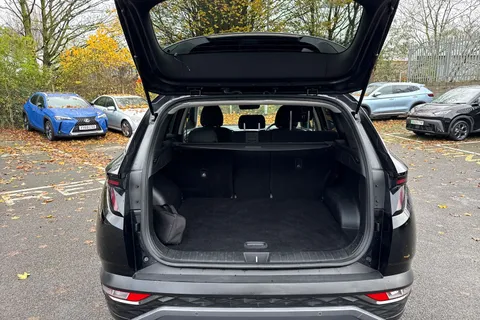 DU71YHW Hyundai Tucson 1.6 h T-GDi Premium Auto Euro 6 (s/s) 5dr Thumbnail #10