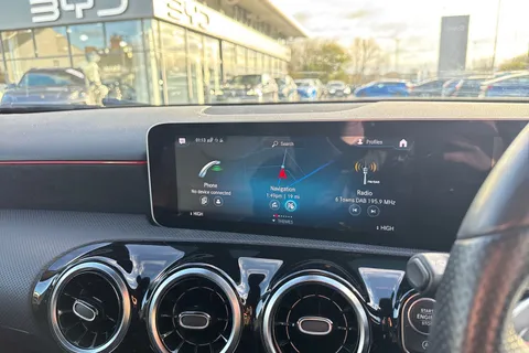 YP20VNA Mercedes-Benz A Class 1.3 A180 AMG Line (Executive) 7G-DCT Euro 6 (s/s) 5dr Thumbnail #13