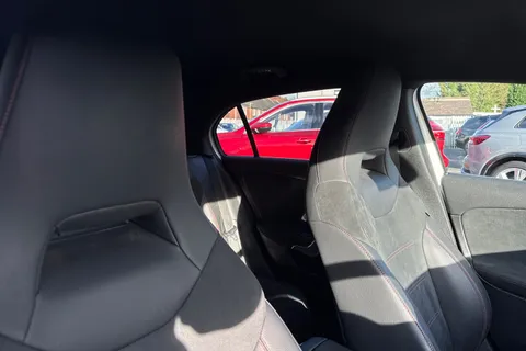 YP20VNA Mercedes-Benz A Class 1.3 A180 AMG Line (Executive) 7G-DCT Euro 6 (s/s) 5dr Thumbnail #22