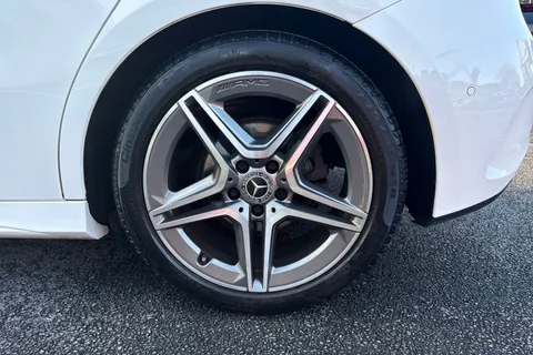 YP20VNA Mercedes-Benz A Class 1.3 A180 AMG Line (Executive) 7G-DCT Euro 6 (s/s) 5dr Thumbnail #25