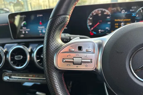 YP20VNA Mercedes-Benz A Class 1.3 A180 AMG Line (Executive) 7G-DCT Euro 6 (s/s) 5dr Thumbnail #27