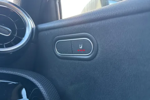 YP20VNA Mercedes-Benz A Class 1.3 A180 AMG Line (Executive) 7G-DCT Euro 6 (s/s) 5dr Thumbnail #37