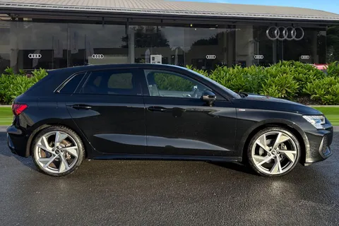 KM25UTB Audi A3 Black Edition 35 TFSI 150 PS S tronic Thumbnail #4