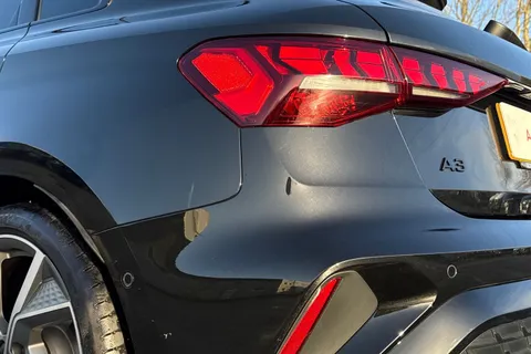 KM25UTB Audi A3 Black Edition 35 TFSI 150 PS S tronic Thumbnail #8