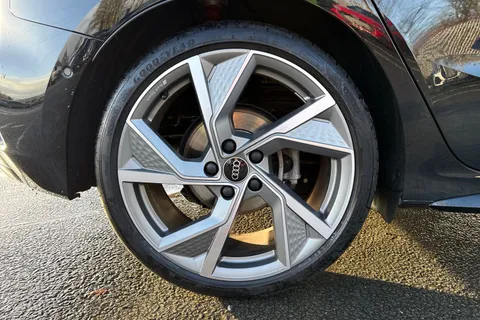 KM25UTB Audi A3 Black Edition 35 TFSI 150 PS S tronic Thumbnail #13