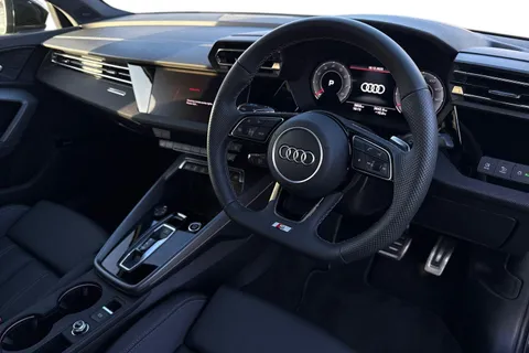 KM25UTB Audi A3 Black Edition 35 TFSI 150 PS S tronic Thumbnail #14