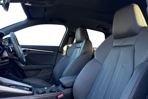 KM25UTB Audi A3 Black Edition 35 TFSI 150 PS S tronic Thumbnail #16