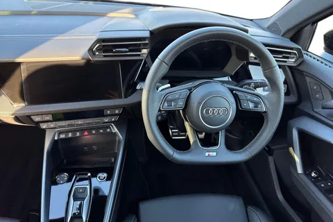 KM25UTB Audi A3 Black Edition 35 TFSI 150 PS S tronic Thumbnail #18