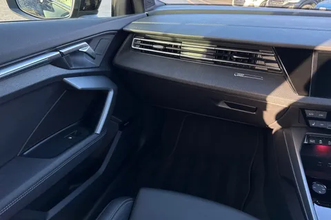 KM25UTB Audi A3 Black Edition 35 TFSI 150 PS S tronic Thumbnail #20