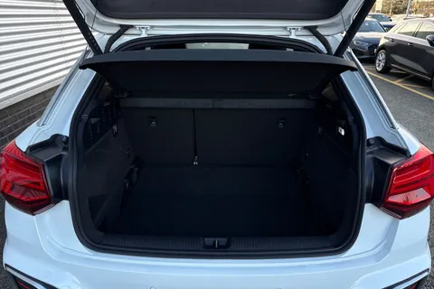 NU74JZT Audi Q2 S line 35 TFSI 150 PS S tronic Thumbnail #10