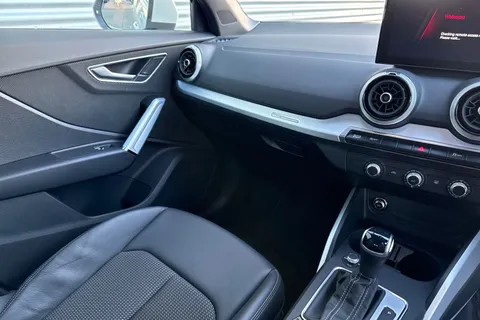 NU74JZT Audi Q2 S line 35 TFSI 150 PS S tronic Thumbnail #15