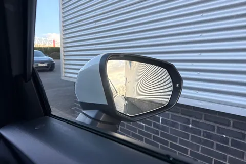 NU74JZT Audi Q2 S line 35 TFSI 150 PS S tronic Thumbnail #18