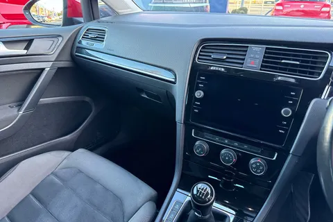 YE17WOD Volkswagen Golf 2.0 TDI BlueMotion Tech GT Euro 6 (s/s) 5dr Thumbnail #20