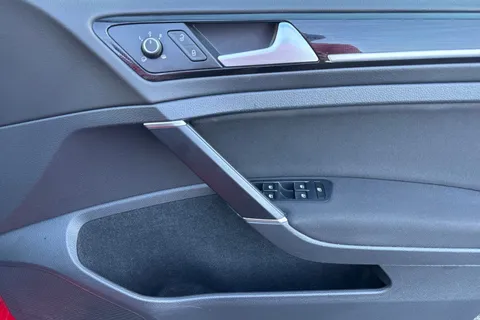 YE17WOD Volkswagen Golf 2.0 TDI BlueMotion Tech GT Euro 6 (s/s) 5dr Thumbnail #21