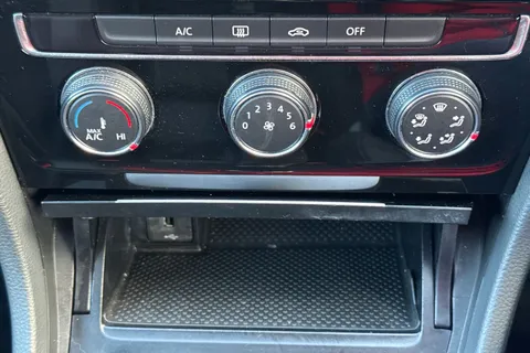 YE17WOD Volkswagen Golf 2.0 TDI BlueMotion Tech GT Euro 6 (s/s) 5dr Thumbnail #22